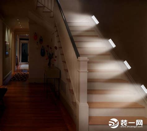 复合地板怎么装楼梯感应灯