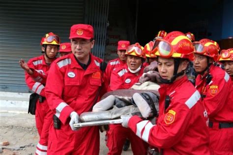 外媒惊叹中国救援队