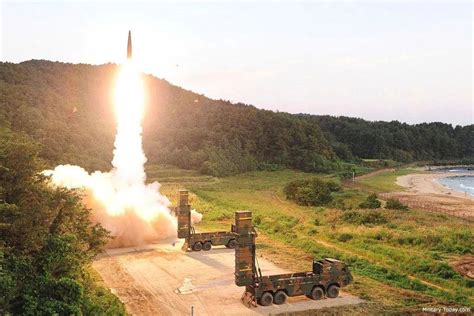 外网评论韩国导弹炸自己基地