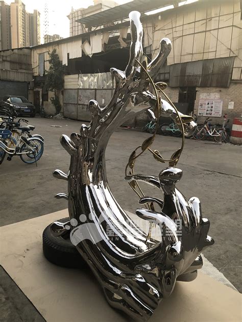 天津不锈钢镜面雕塑摆件
