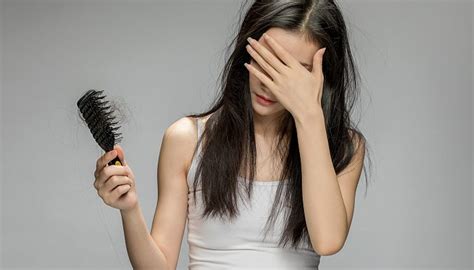 女人梦见大把的掉头发是什么征兆