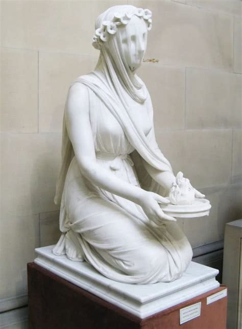 女士雕塑