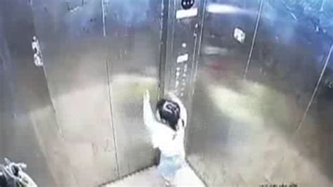 女童坠楼电梯分析