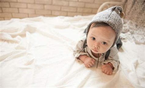 婴儿不宜穿带帽衣服