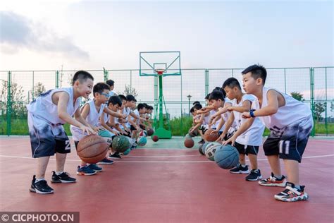 小学生适合的篮球训练