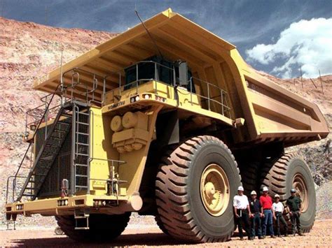 巨型矿车