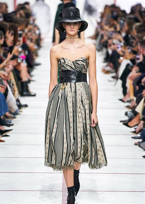 巴黎时装秀蕾丝薄款系列2022