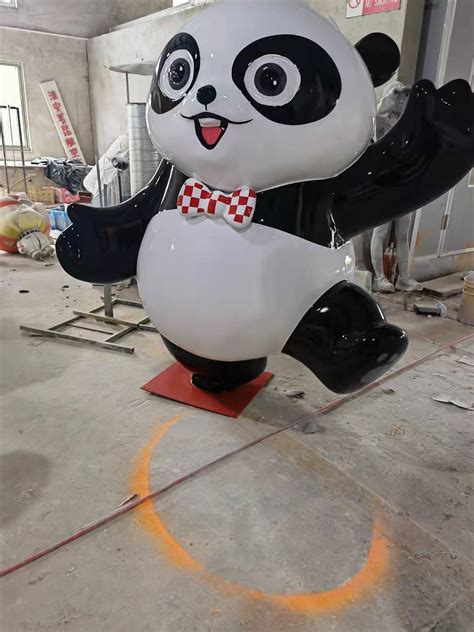 广东熊猫玻璃钢卡通雕塑