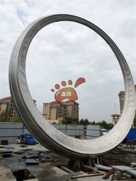 广州不锈钢圆环雕塑