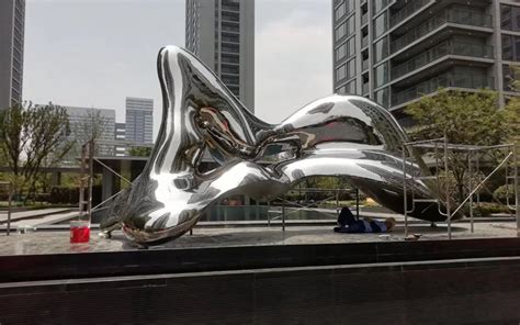 广州大型不锈钢雕塑