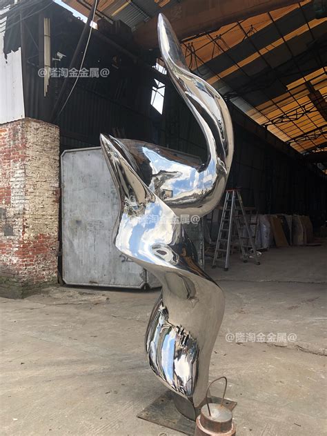 应城不锈钢抽象雕塑