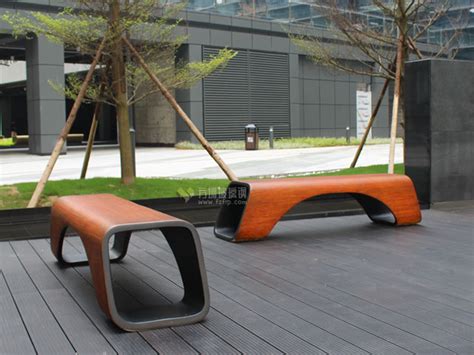 张家界仿木纹玻璃钢坐凳造型
