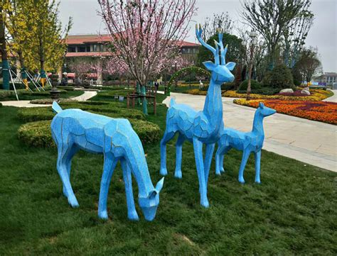 彩色公园玻璃钢动物雕塑