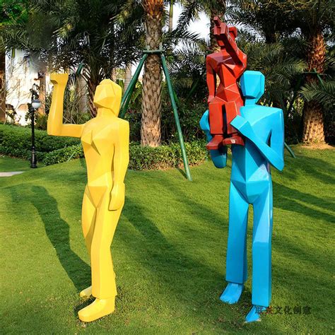 彩色广场玻璃钢人物雕塑