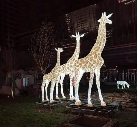 惠州发光玻璃钢景观雕塑
