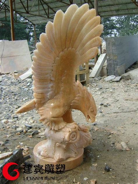 户外老鹰雕塑造型厂家作品