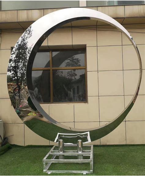扬中不锈钢月亮圆环雕塑
