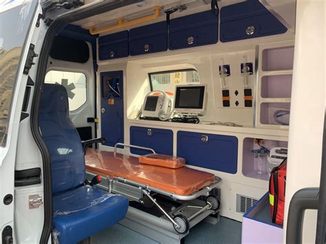 救护车急救设备安装效果图