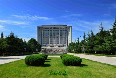 新疆现代教育技术学院