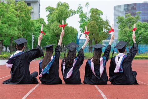 日本签证刚毕业的大学生
