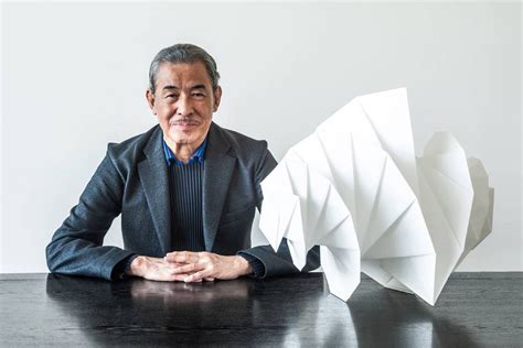 日本著名时装设计师三宅一生去世