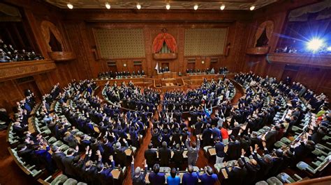 日本解散众议院