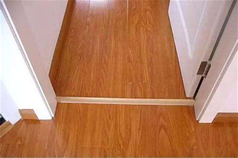 木地板扣条正确安装方法