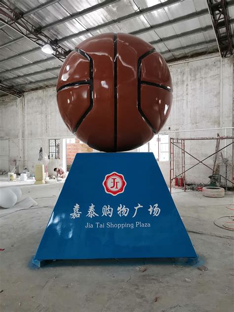 木雕篮球雕塑