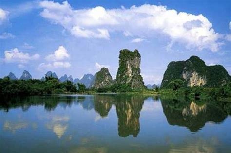 桂林山水甲天下的诗