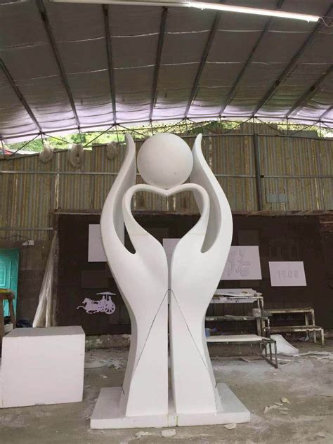 梧州玻璃钢雕塑批发定制