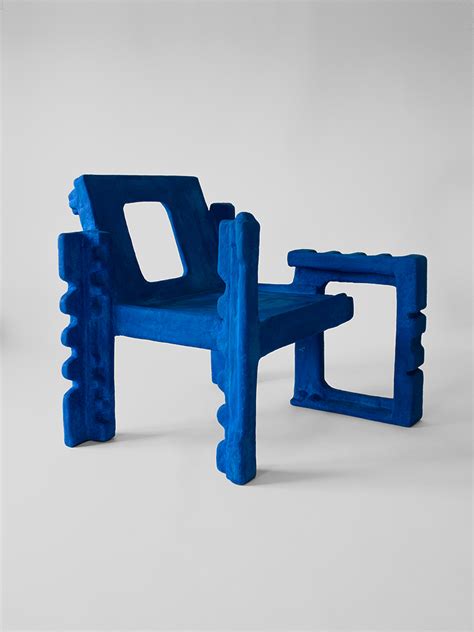 椅子雕塑图片