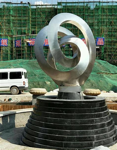 武汉不锈钢水景房地产雕塑