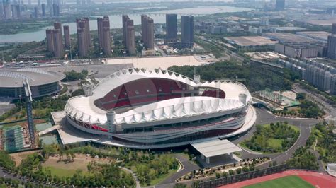 武汉体育中心主体育场现场图