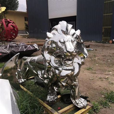 江西不锈钢动物狮子雕塑