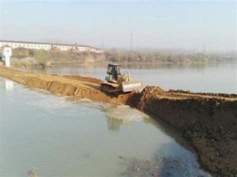 河道土石纵向围堰施工最新方法