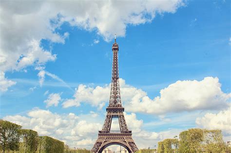 法国旅游多少钱一个月