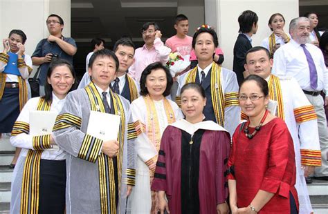 泰国大学毕业领毕业证