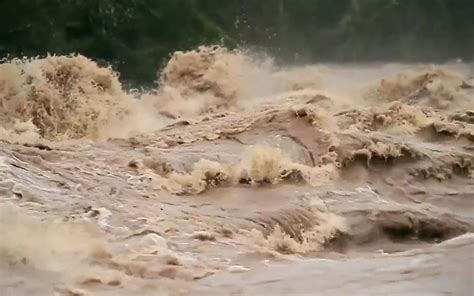 洪水视频第一视角