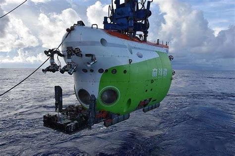 海底10000米压力相当于什么