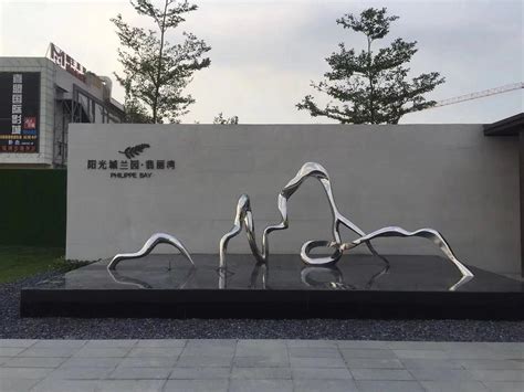 深圳人物雕塑安装