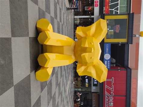 深圳商业街玻璃钢雕塑制作