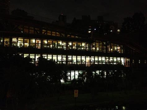 深夜图书馆