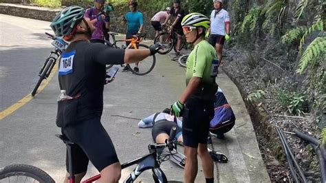 湖南山地自行车赛选手坠崖