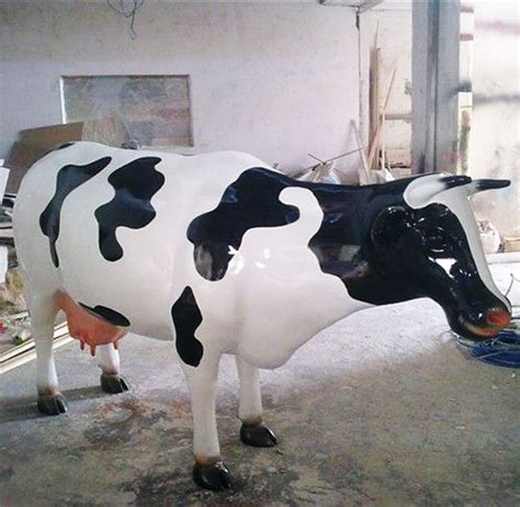 湖南玻璃钢牛动物雕塑
