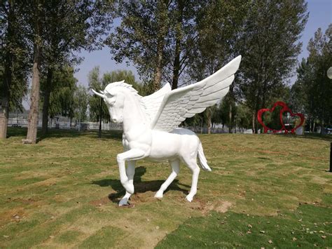滨州动物玻璃钢雕塑规格