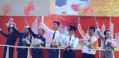 王祖蓝在阅兵式上的视频