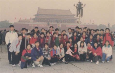 王祖蓝晒25年前后天安门游客照