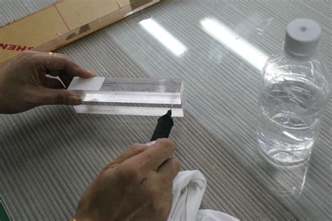 玻璃与不锈钢的粘接方法