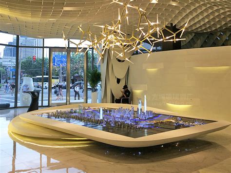 玻璃钢创意雕塑个性化售楼部