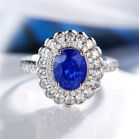 碧罗珠宝的蓝宝石